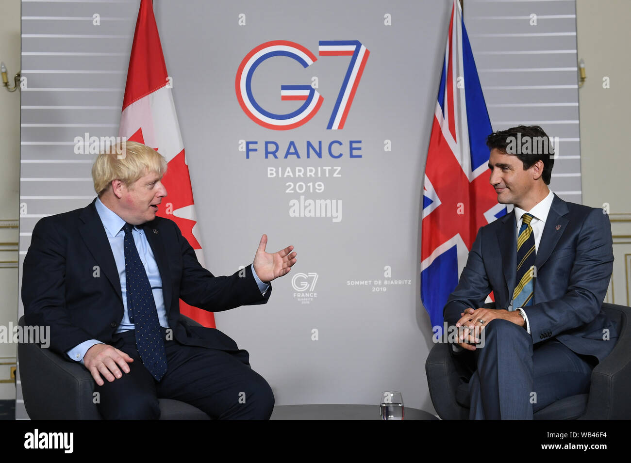 Premier ministre Boris Johnson rencontre le Premier ministre du Canada, Justin Trudeau lors du sommet du G7 à Biarritz, France. Banque D'Images