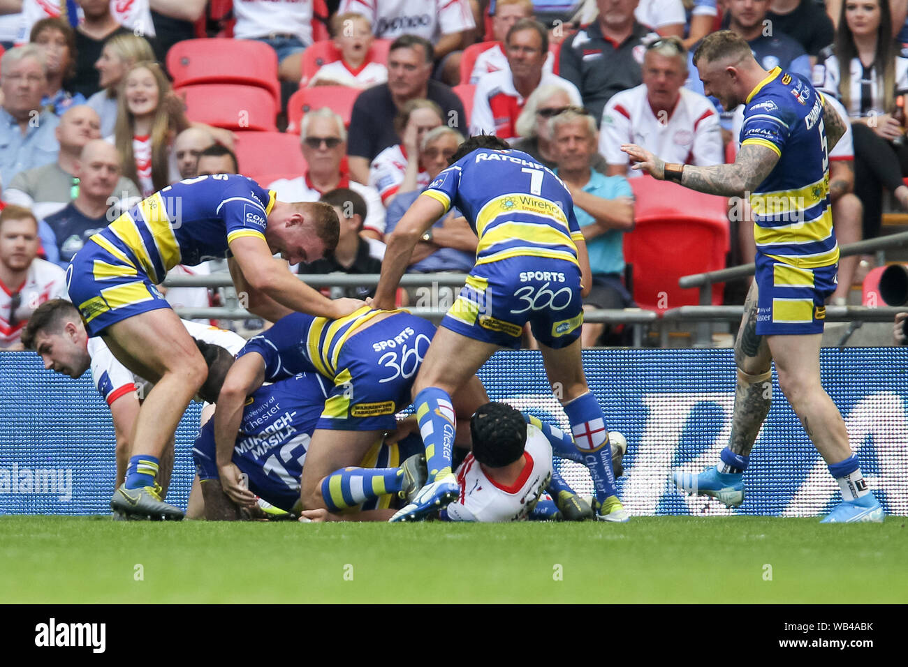 Londres, Royaume-Uni. Août 24, 2019. BEN MURDOCH-MASILA de Warrington Wolves les notes pour le rendre 0-10 au cours de la Ladbrokes Challenge Cup match final entre St Helens et Warrington Wolves au stade de Wembley, Londres, Angleterre le 24 août 2019. Photo de Ken d'Étincelles. Usage éditorial uniquement, licence requise pour un usage commercial. Aucune utilisation de pari, de jeux ou d'un seul club/ligue/dvd publications. Credit : UK Sports Photos Ltd/Alamy Live News Banque D'Images
