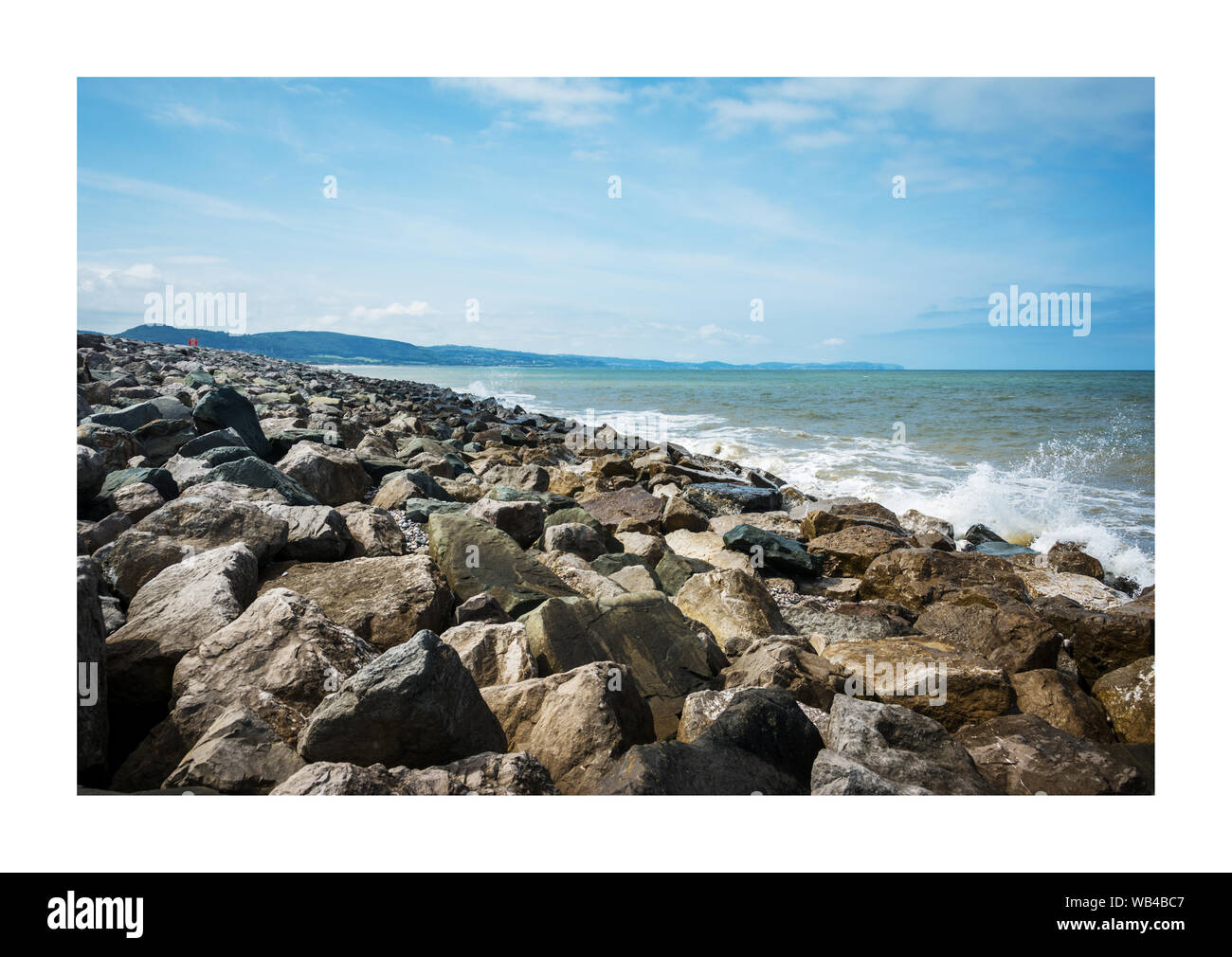 Stoney Beach waves Banque D'Images