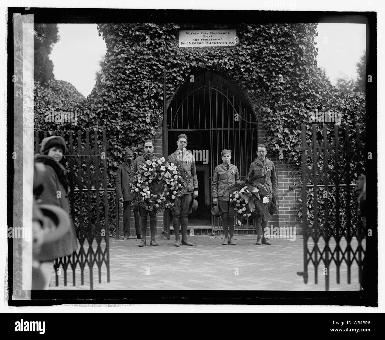 Eagle Scouts à Mt. Vernon, 2/23/25 Abstract/moyenne : 1 négatif : vitrage ; 4 x 5 in. ou moins Banque D'Images