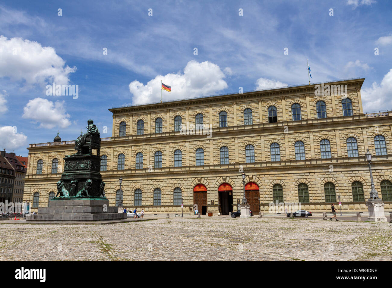 Le Königsbau, Residenz (résidence), l'ancien palais royal des rois de Bavière, les Wittelsbach Max-Joseph-Platz, Munich, Allemagne. Banque D'Images