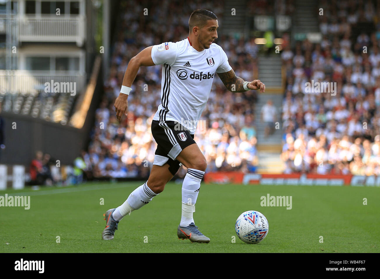 Londres, Royaume-Uni. Août 24, 2019. Anthony Knockaert de Fulham en action. Match de championnat Skybet EFL, Fulham v Nottingham Forest à Craven Cottage, à Londres, le samedi 24 août 2019. Cette image ne peut être utilisé qu'à des fins rédactionnelles. Usage éditorial uniquement, licence requise pour un usage commercial. Aucune utilisation de pari, de jeux ou d'un seul club/ligue/dvd publications pic par Steffan Bowen/Andrew Orchard la photographie de sport/Alamy live news Crédit : Andrew Orchard la photographie de sport/Alamy Live News Banque D'Images