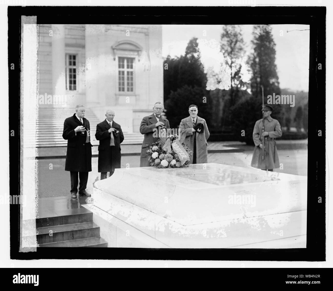 Edw. S. Schmid, Ed. W. Libbey, juge T.P. Walther, A.P. Fenton, 11/16/27 Résumé/moyenne : 1 négatif : vitrage ; 4 x 5 in. ou moins Banque D'Images