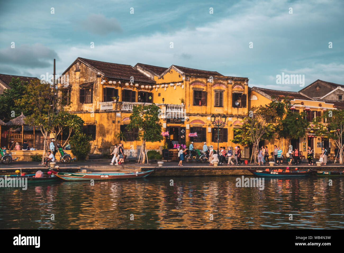 Rues et les canaux d'Hoi An, dans le centre du Vietnam Banque D'Images