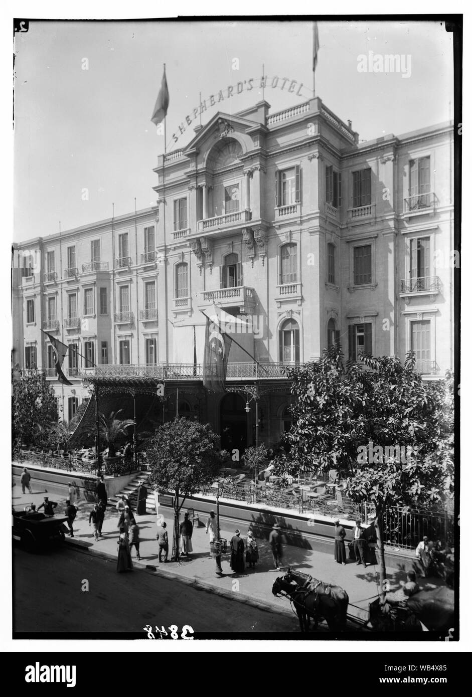 Hôtels Ltd., Le Caire. Shepheard's Hotel. Résumé L'extérieur/medium : G. Eric et Edith Matson Photograph Collection Banque D'Images