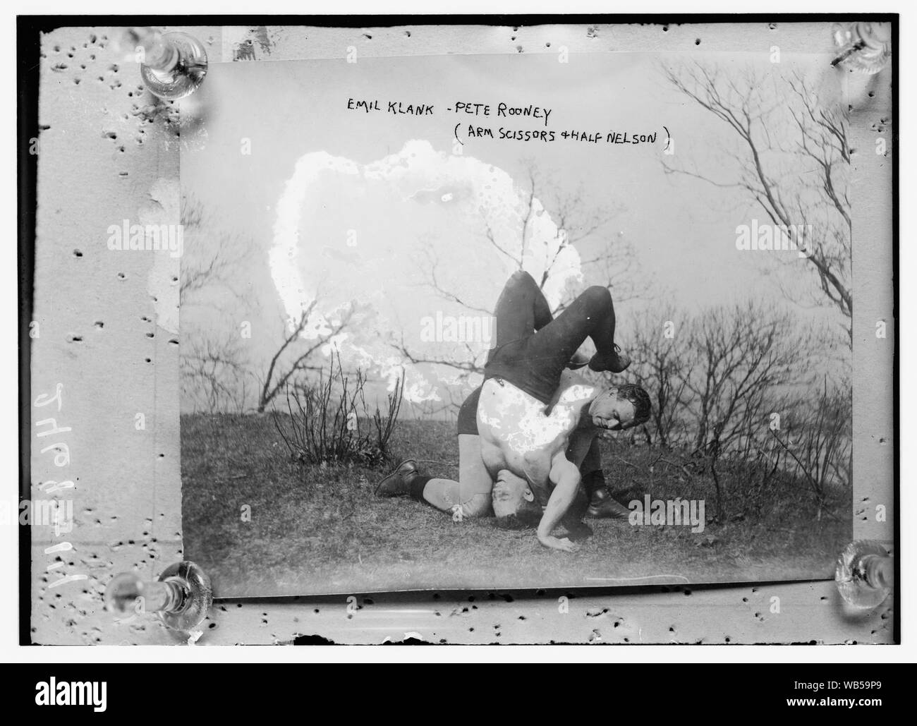 Emil Klank - Pete Rooney (bras ciseaux & half nelson) Abstract/moyenne : 1 négatif : vitrage ; 5 x 7 in. ou moins. Banque D'Images