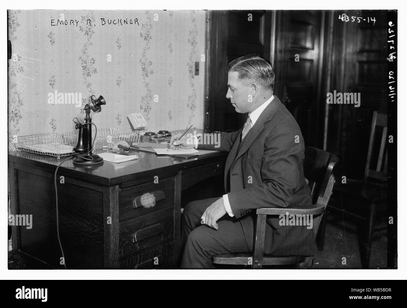 R. Emory Buckner Abstract/moyenne : 1 négatif : vitrage ; 5 x 7 in. ou moins. Banque D'Images