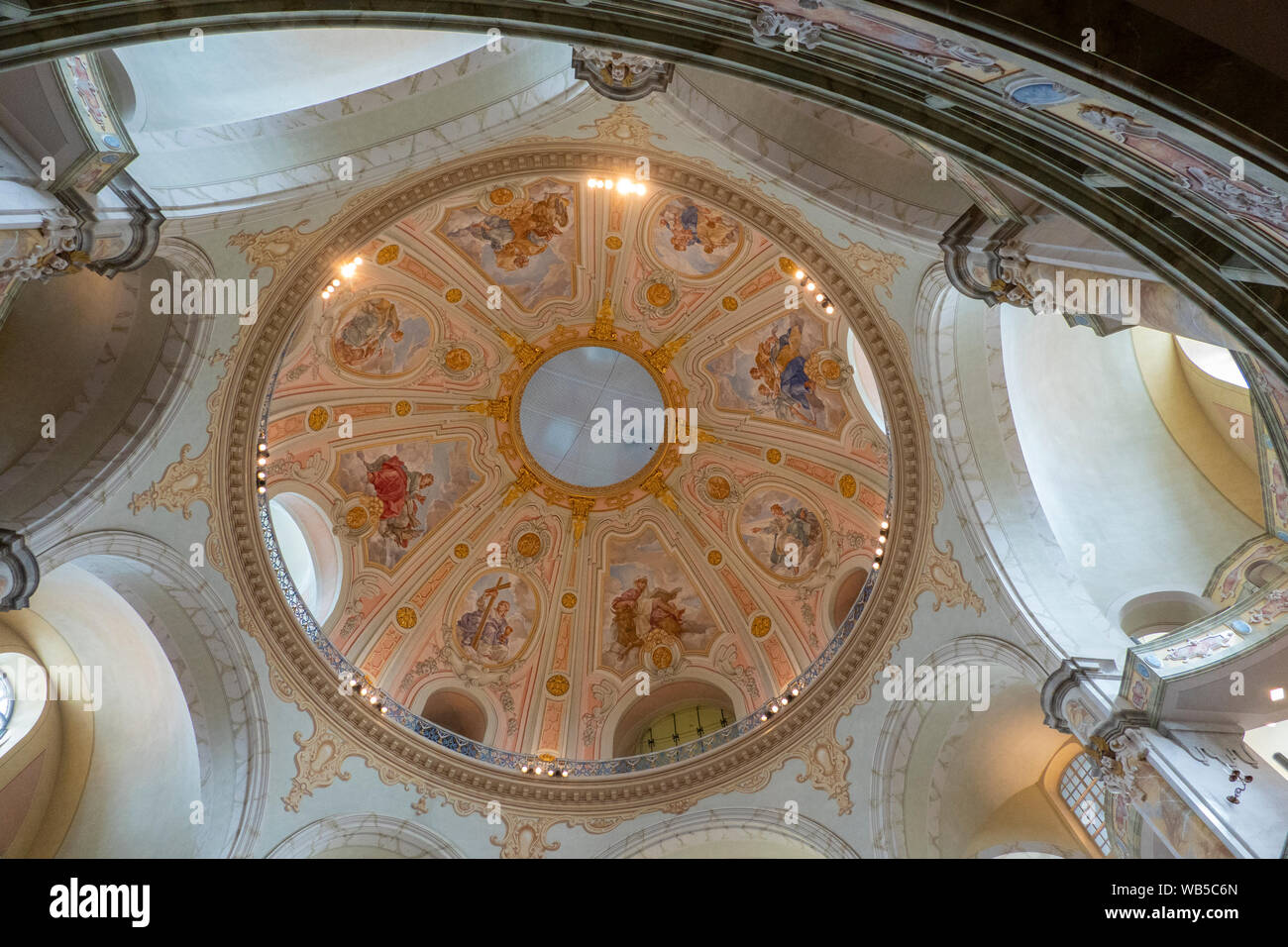 Dresde, Saxe, Allemagne. Vue de la coupole de la Frauenkirche de l'intérieur Banque D'Images
