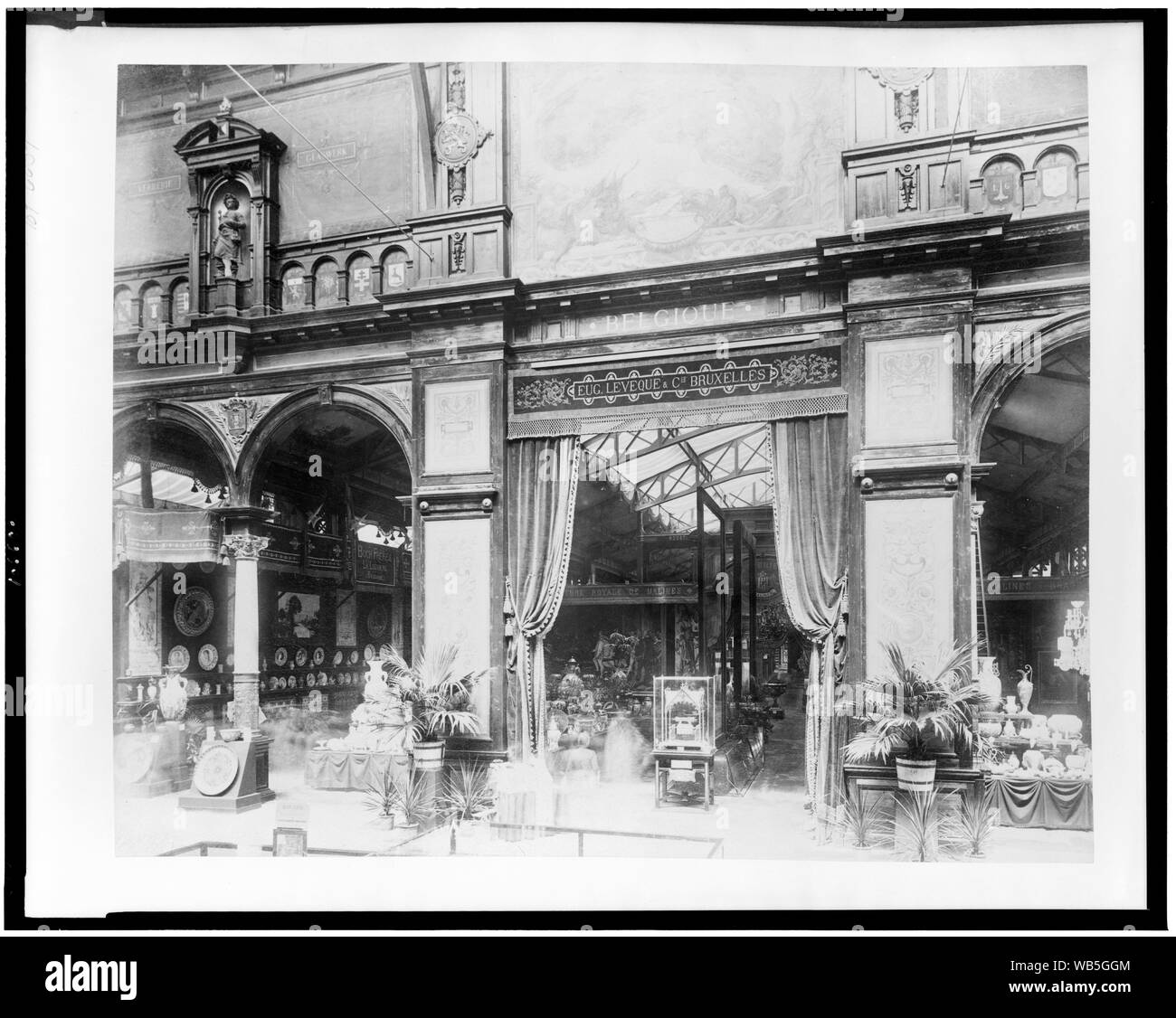 Entrée de l'exposition belge, Palais de diverses industries, Exposition de Paris, 1889 Abstract/moyenne : 1 : Easy-PhotoPrint albumen. Banque D'Images