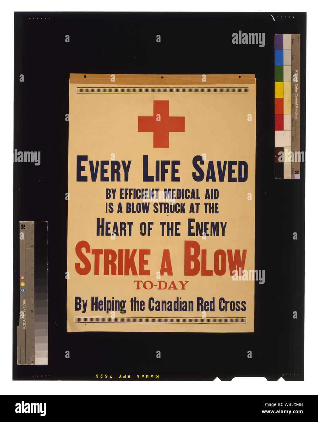 Chaque vie sauvée par l'efficacité de l'aide médicale est un coup porté au cœur de l'ennemi. Frapper un coup à-jour en aidant la Société canadienne de la Croix-Rouge Abstract/moyenne : 1 print (affiche) : lithographie, couleur ; 63 x 46 cm. Banque D'Images