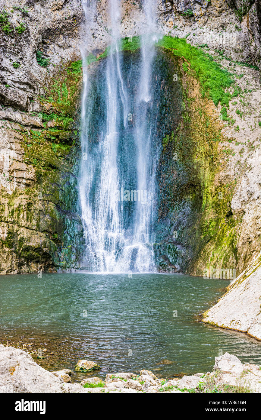 Bliha falls, de l'eau de l'Bliha tombe de 56 mètres de haut - falaise cascade est Blihe en Bosnie-Herzégovine. Banque D'Images
