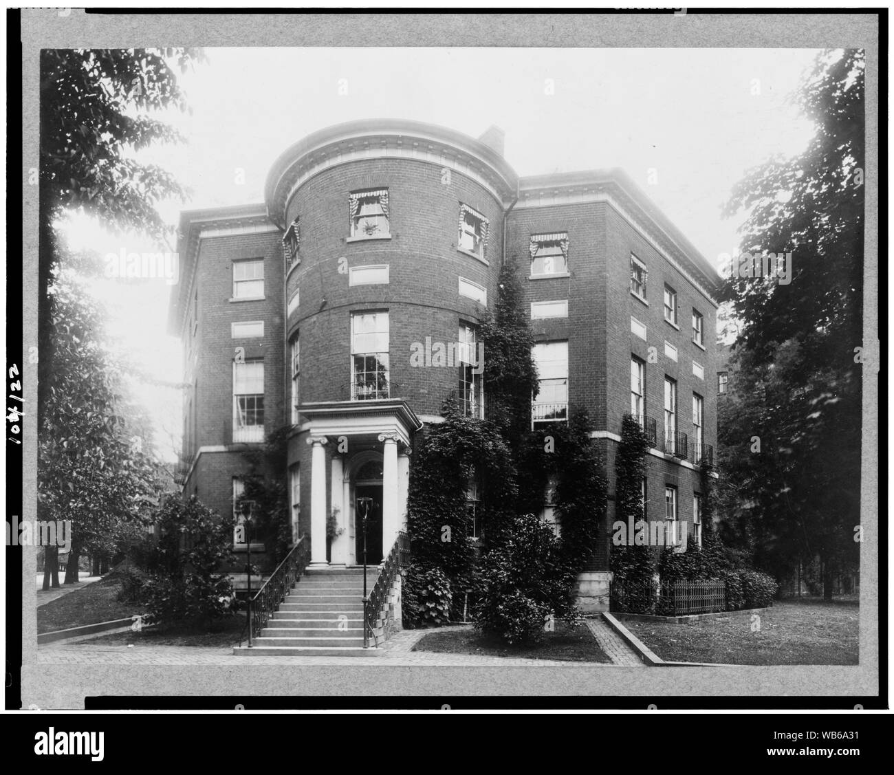 L'extérieur de l'Octagon House, Washington, D.C. Résumé/moyenne : 1 tirage photographique. Banque D'Images