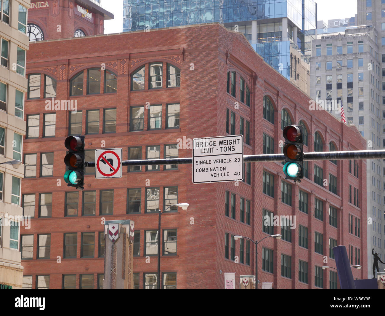 Limite de poids pont signe. LaSalle Street, Chicago, Illinois. Banque D'Images