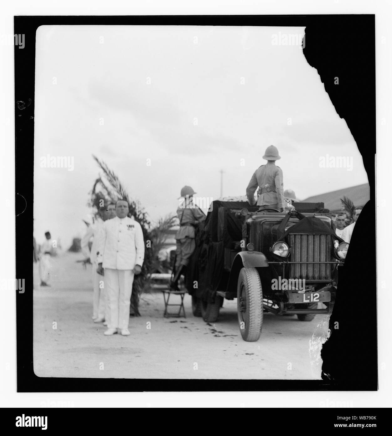 Films pris le 14 septembre 1933 quand la demeure du roi Faysal d'Irak a été portée à Haïfa depuis l'Europe d'être transporté à Bagdad Abstract/medium : G. Eric et Edith Matson Photograph Collection Banque D'Images