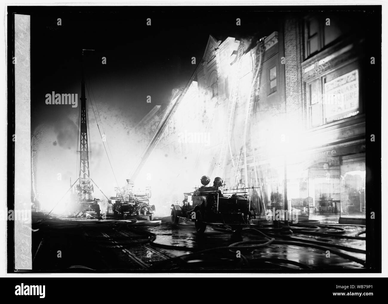 Incendie au mur Capital Paper Co., 2/16/23 Abstract/moyenne : 1 négatif : vitrage ; 5 x 7 in. ou moins Banque D'Images