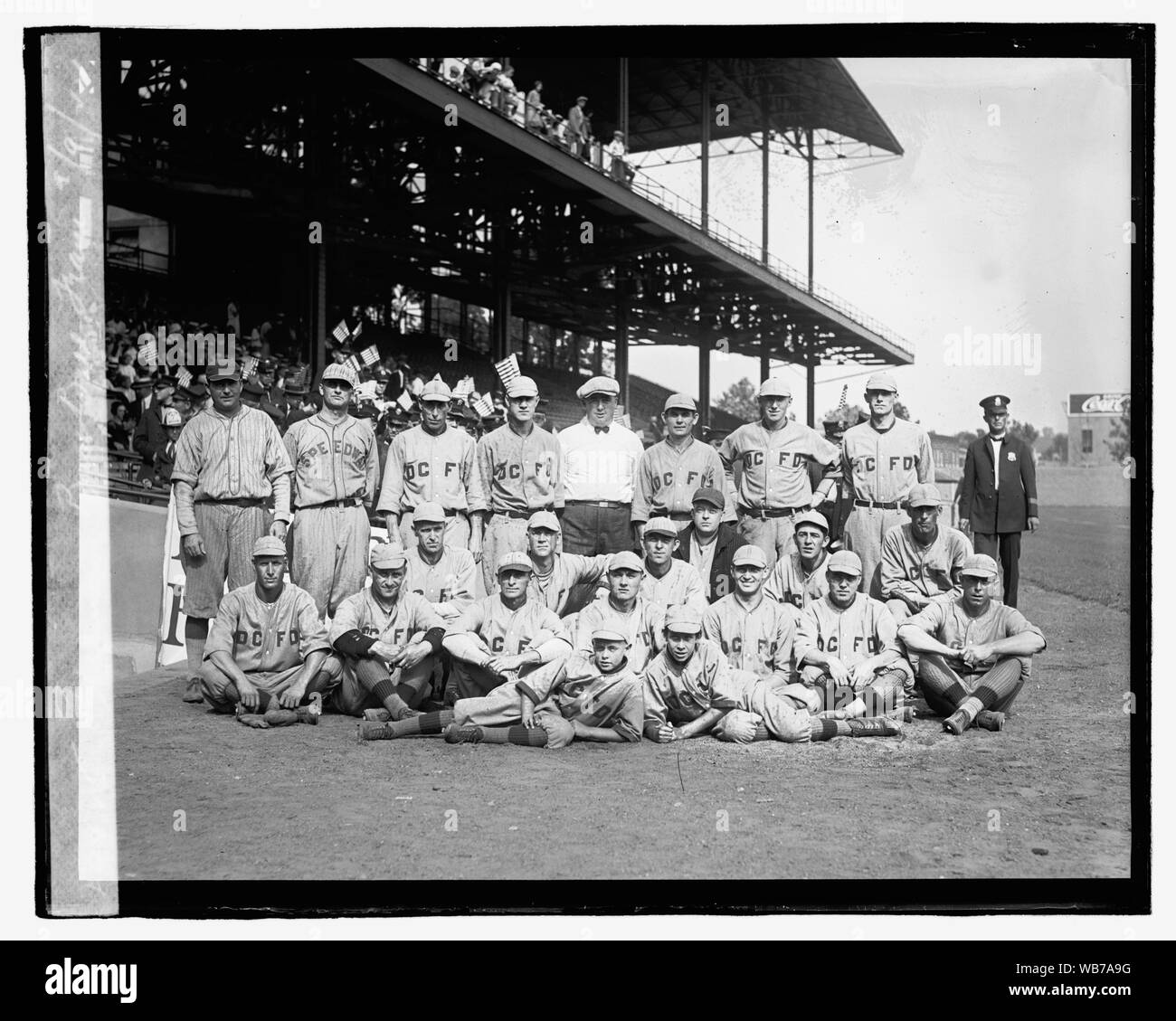 Fireman jeu de base-ball, 9/9/22 Abstract/medium : National Photo Collection de l'entreprise Banque D'Images