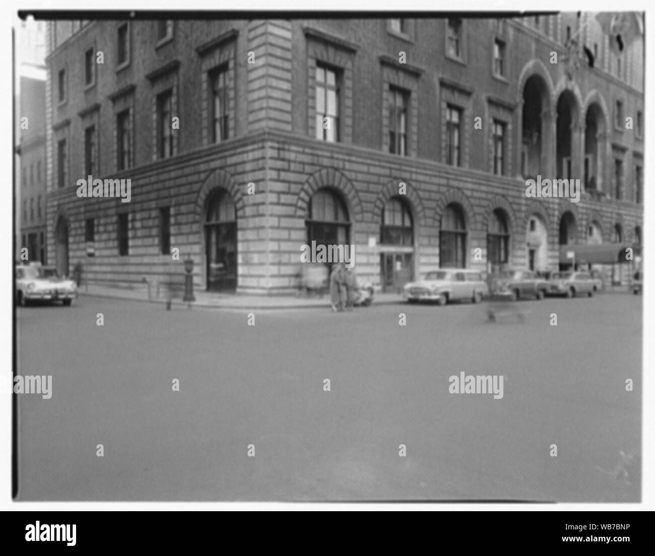 First National City Bank Tennis & Racquet Club. Abstract/medium : Gottscho-Schleisner Collection Banque D'Images