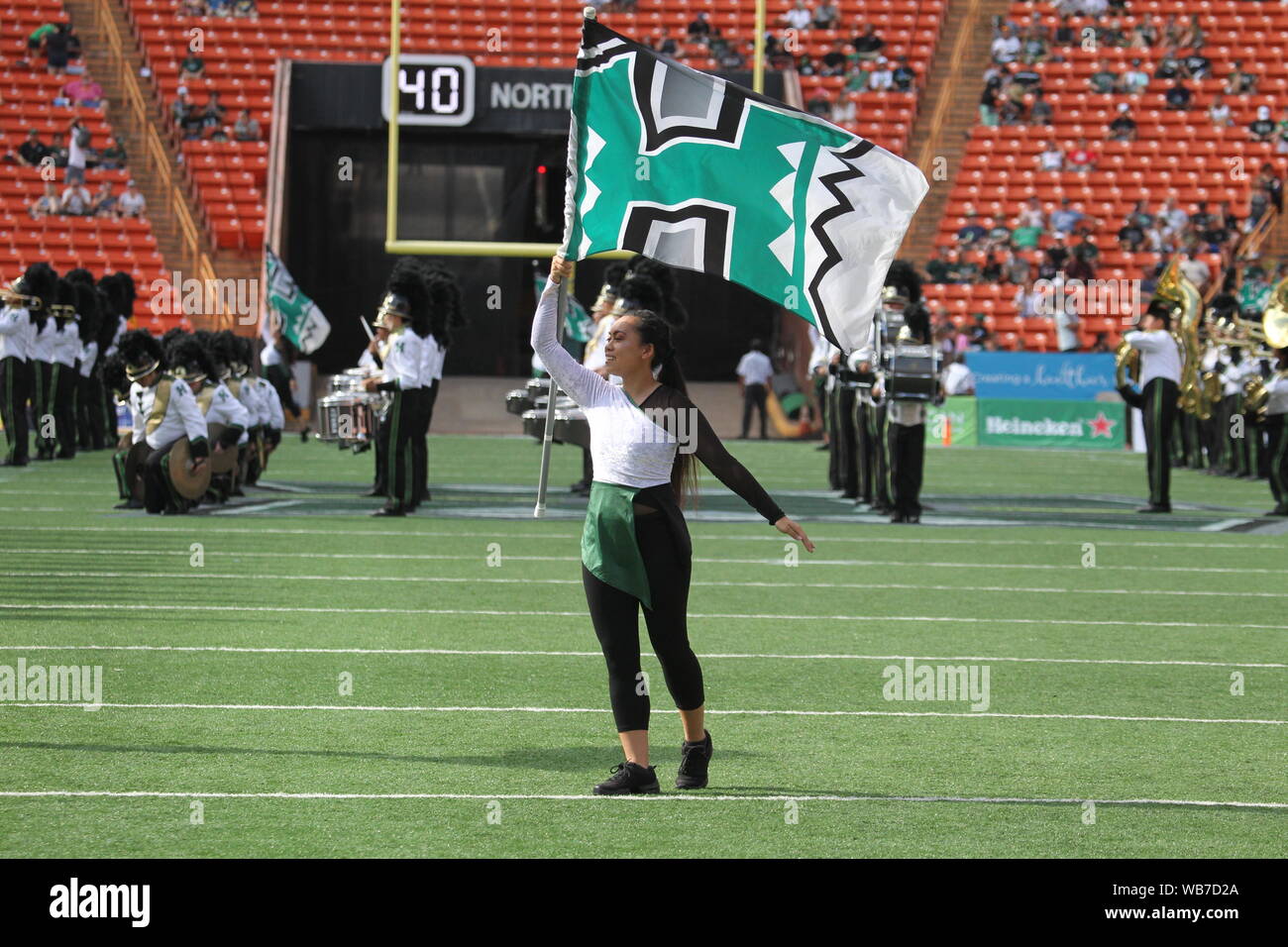 Honolulu, Hawaii. 24 août, 2019. Festivités arborant avant match entre l'Hawaii Rainbow Warriors et les Wildcats de l'Arizona à l'Aloha Stadium d'Honolulu, HI - Michael Sullivan/CSM Crédit : Cal Sport Media/Alamy Live News Banque D'Images