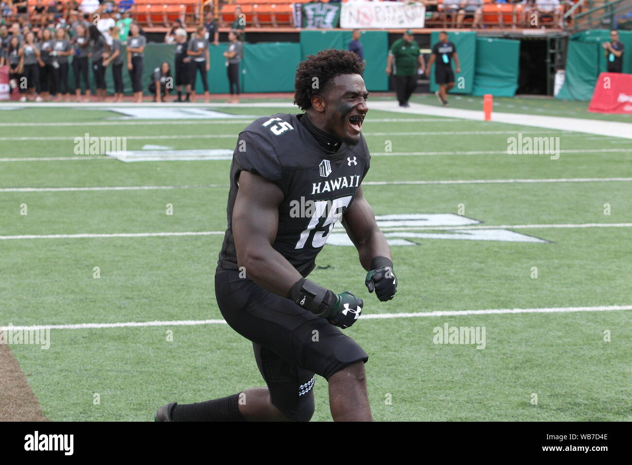 Honolulu, Hawaii. 24 août, 2019. Hawaii Rainbow Warriors linebacker Paul Scott # 15 pendant le jeu entre l'Hawaii Rainbow Warriors et les Wildcats de l'Arizona à l'Aloha Stadium d'Honolulu, HI - Michael Sullivan/CSM Crédit : Cal Sport Media/Alamy Live News Banque D'Images