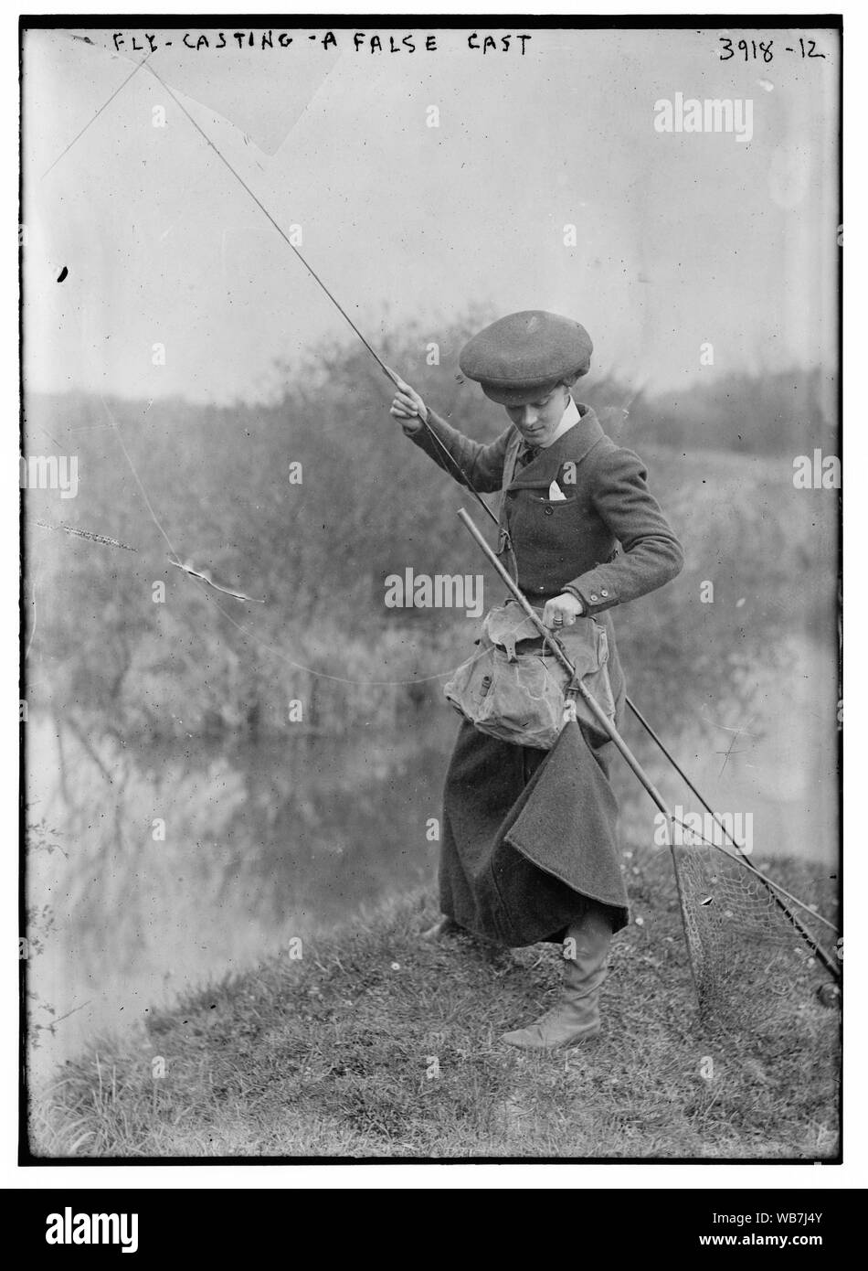 Fly-casting -- une fausse cast Abstract/moyenne : 1 négatif : vitrage ; 5 x 7 in. ou moins. Banque D'Images