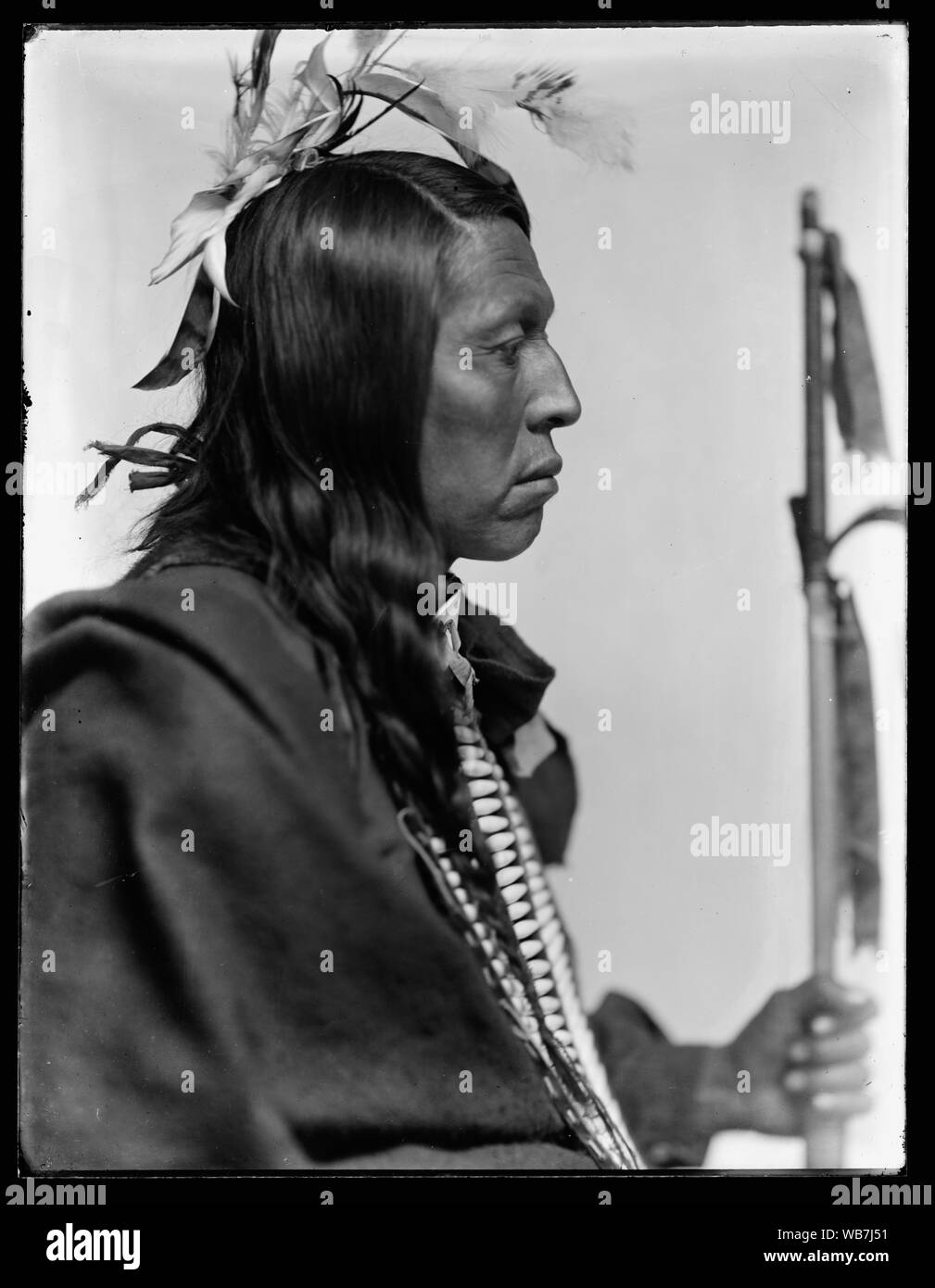 Flying Hawk, Sioux American Indian Abstract/moyenne : 1 négatif : verre, plaque à sec ; 8 x 10 in. Banque D'Images