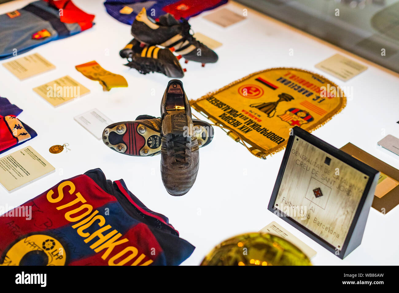 Barcelone, Espagne - 12 janvier 2018 : Le musée de trophées des coupelles et des bourses de l'équipe de FC Barcelone dans le Camp Nou. Banque D'Images