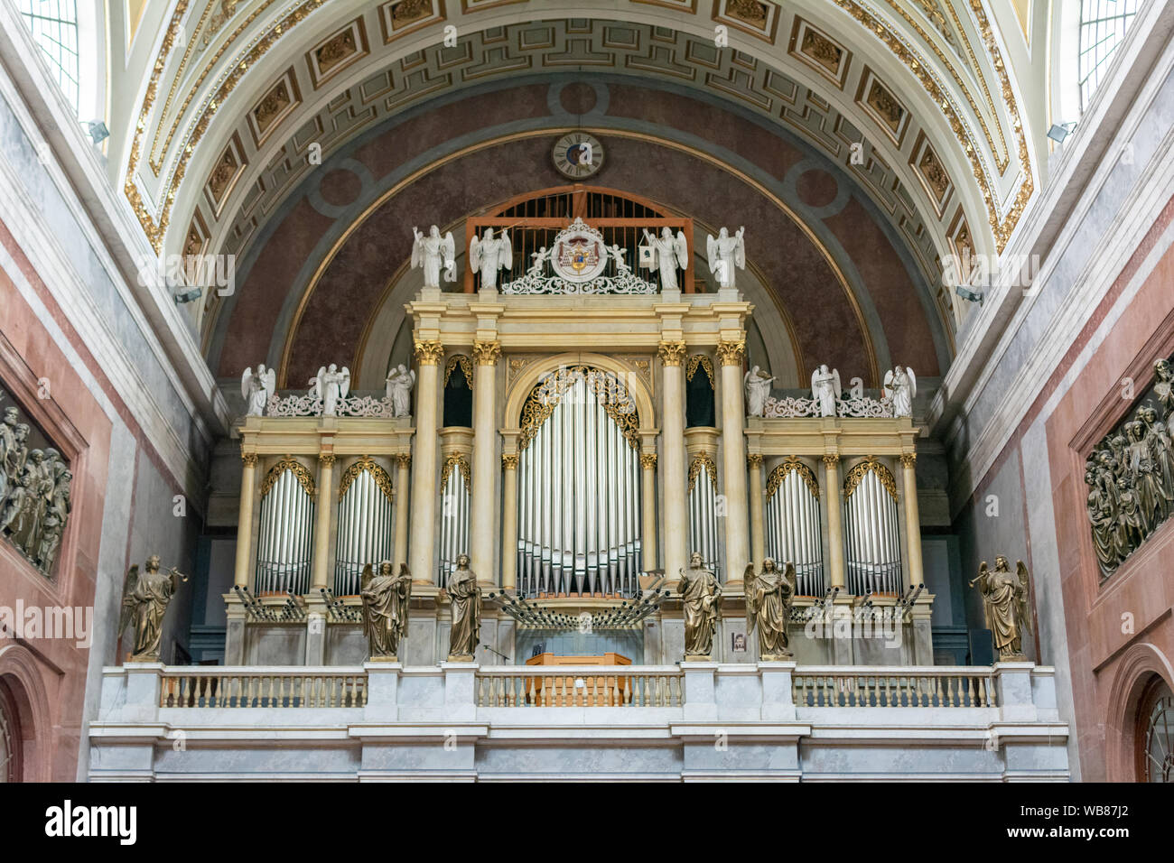 Esztergom, Hongrie - le 14 août 2019 : un majestueux orgue de Basilique d'Esztergom Banque D'Images