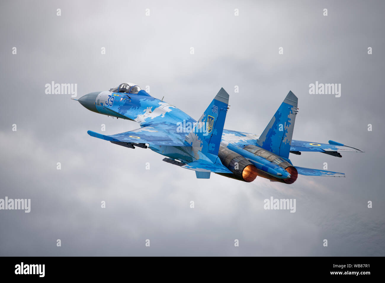 Sukhoi Su-27, un chasseur de supériorité aérienne de la 831st Brigade d'aviation tactique ukrainien met sur une impressionnante démonstration de vol au RIAT Banque D'Images