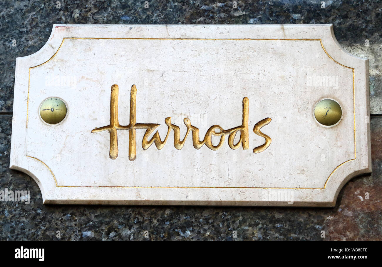 Londres, Royaume-Uni. Août 24, 2019. Logo vu à Knightsbridge Harrods à Londres. Credit : Keith Mayhew SOPA/Images/ZUMA/Alamy Fil Live News Banque D'Images