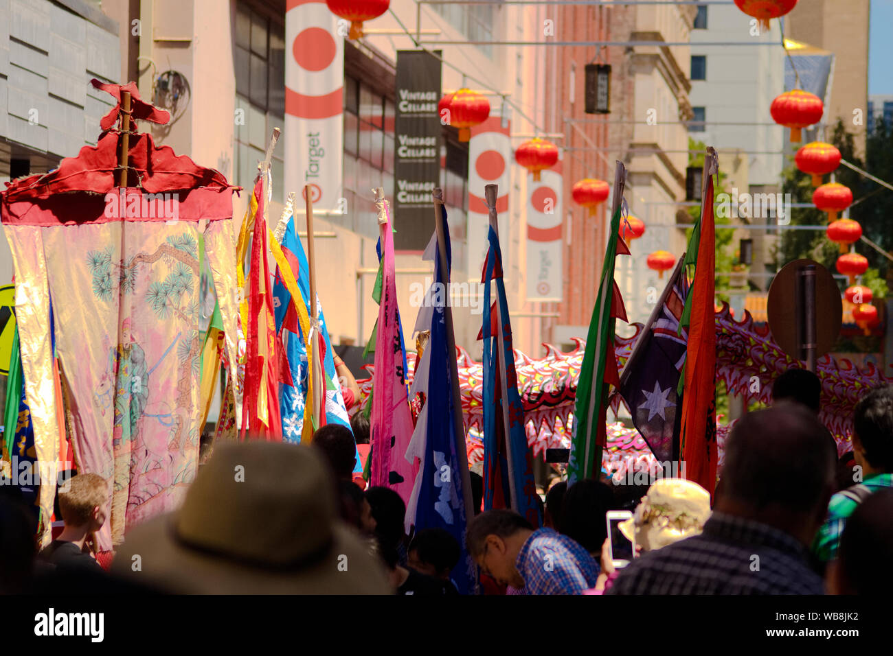 Melbourne, Victoria, Australie - 10 Février 2019 : Les gens célébrant le Nouvel An chinois à Chinatown à Melbourne avec danse du dragon et de lions Banque D'Images