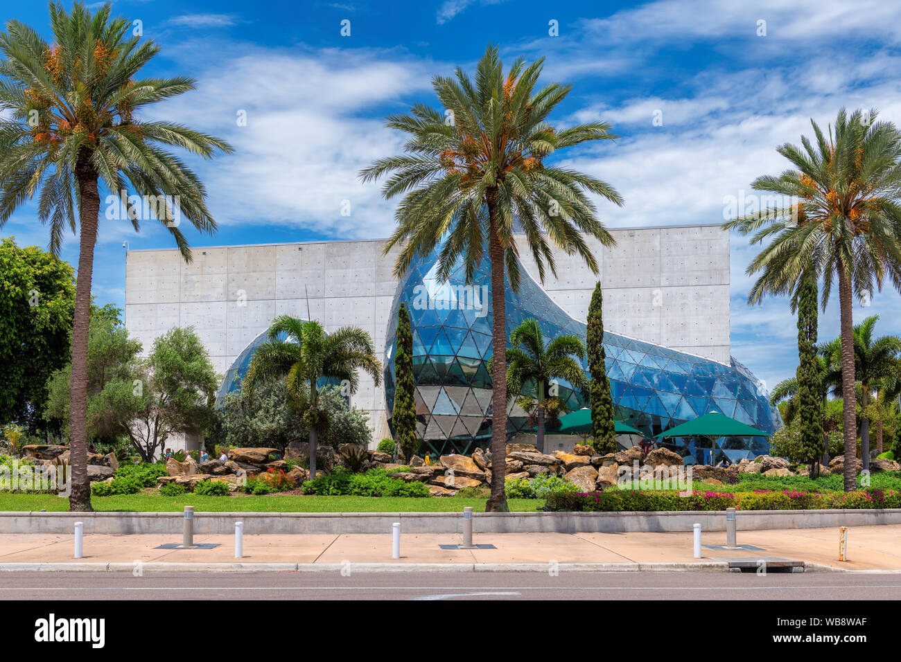 Extérieur de la musée de Salvador Dali à St Petersburg, FL. Banque D'Images