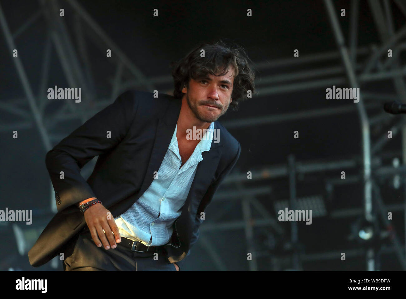 Jack Savoretti effectue pendant le Big Feastival à Churchill Heath Farm à Kingham, Chipping Norton. Banque D'Images