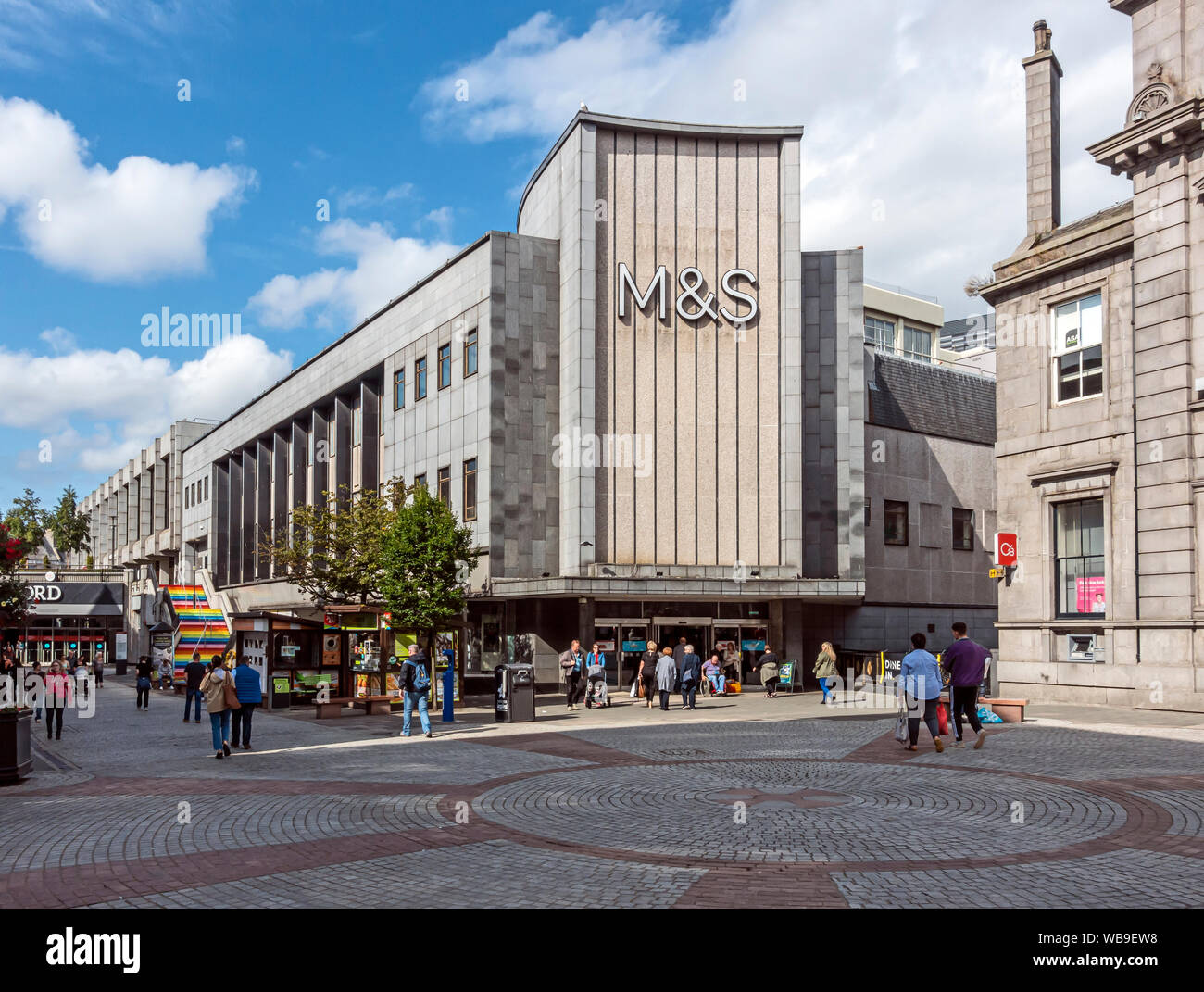 M&S Centre-ville d'Aberdeen entrée dans St Nicholas Street, près de Union Street, Aberdeen, Scotland UK Banque D'Images
