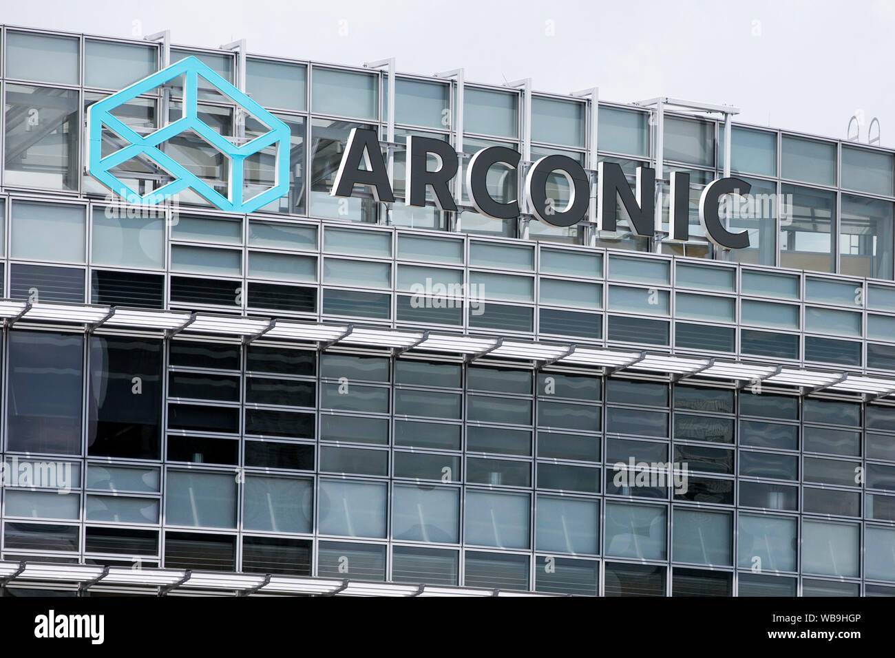 Un logo affiche à l'extérieur du siège de l'Arconic à Pittsburgh, Pennsylvanie le 8 août 2019. Banque D'Images
