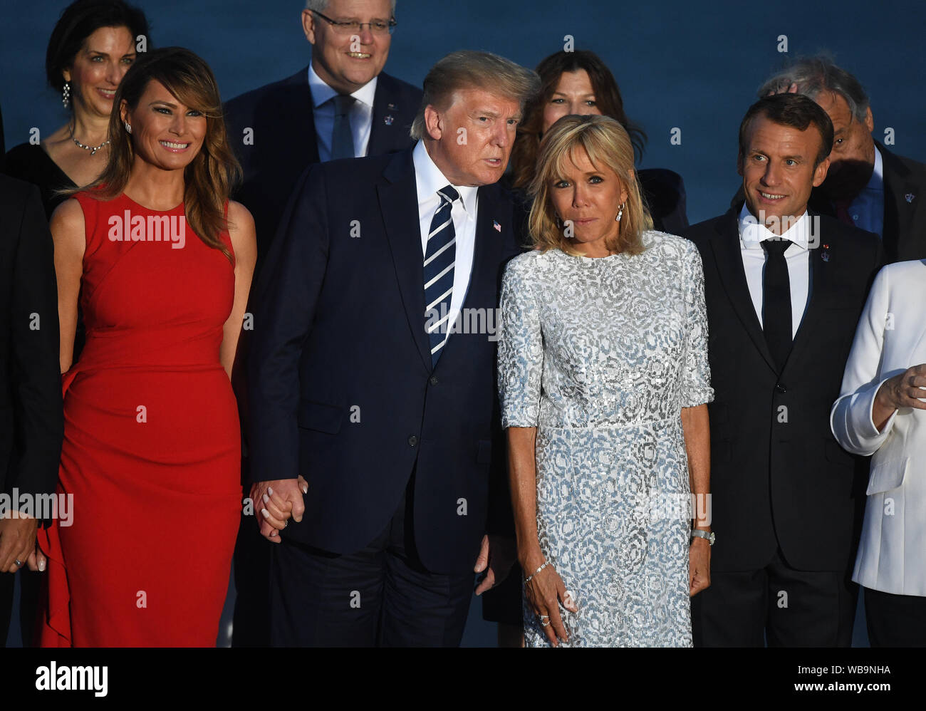 Melania Trump, Président des Etats-Unis, Donald Trump, Brigitte Macron, l'épouse du Président français, Emmanuel Macron inscrivez-vous d'autres dirigeants du monde pour la photo de famille au sommet du G7 à Biarritz, France. Banque D'Images