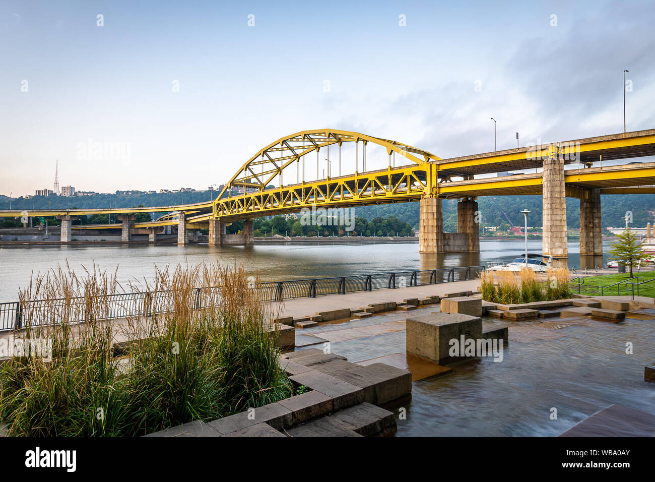 Lever du soleil à partir de l'Allegheny Landing Banque D'Images