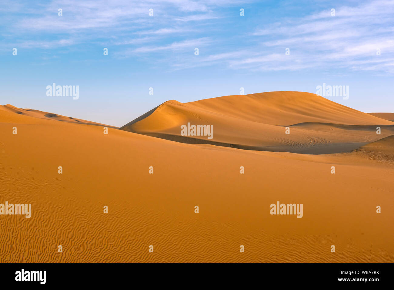 Dunes de Huacachina oasis au milieu du désert, Ica, Pérou Banque D'Images