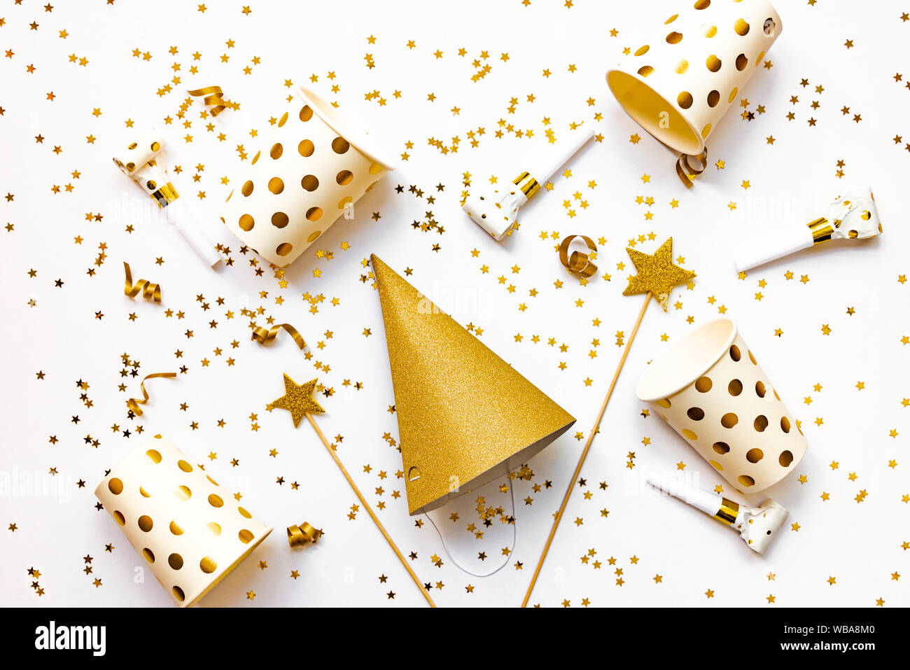 Célébration Contexte - des accessoires dans des couleurs d'or. Banque D'Images