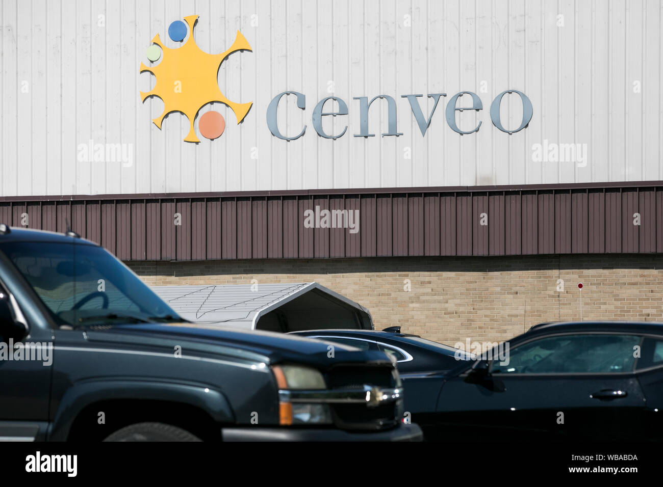 Un logo affiche à l'extérieur d'un établissement occupé par Cenveo à Cleveland, Ohio le 11 août 2019. Banque D'Images