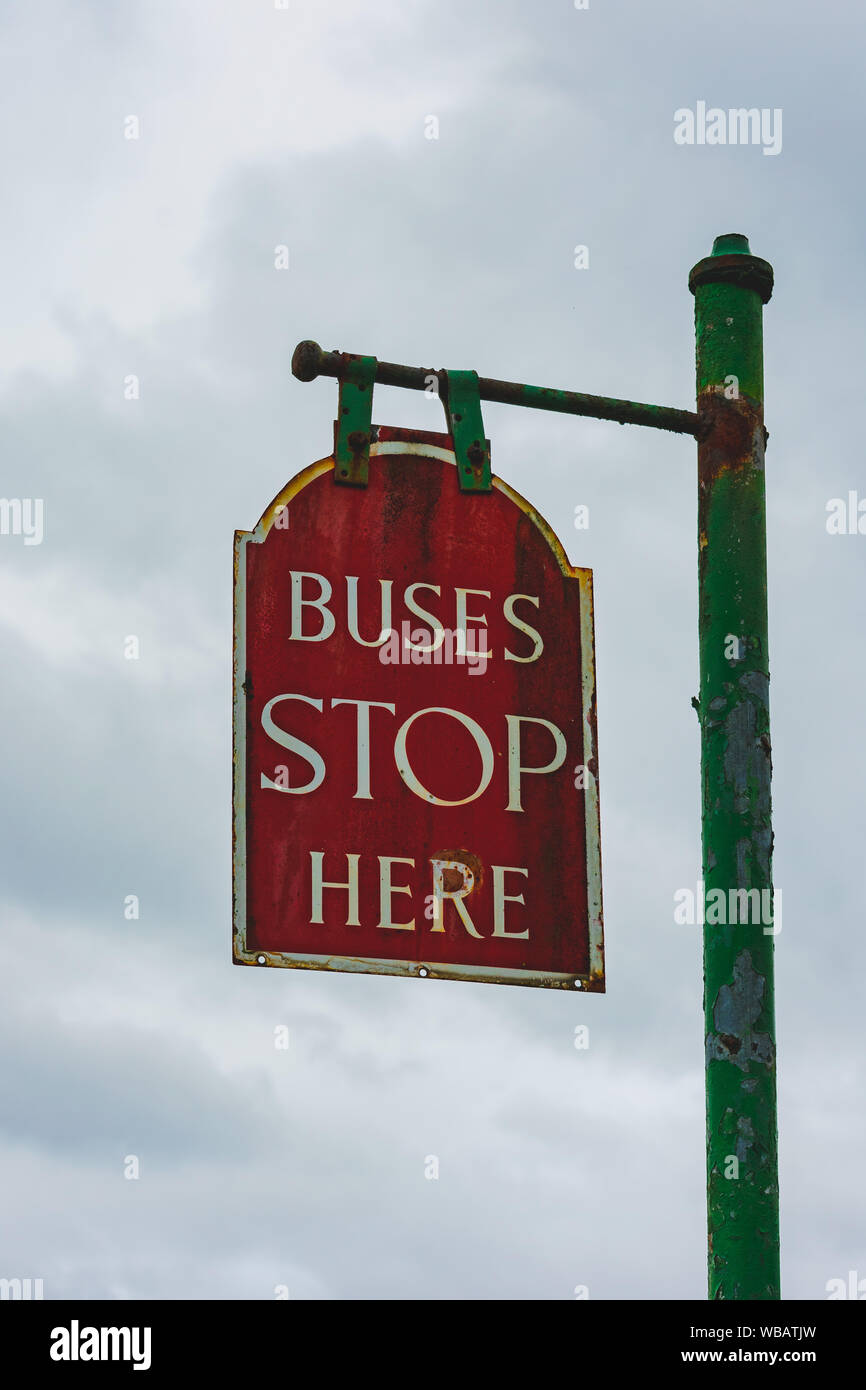 Old fashioned bus stop sign Banque D'Images