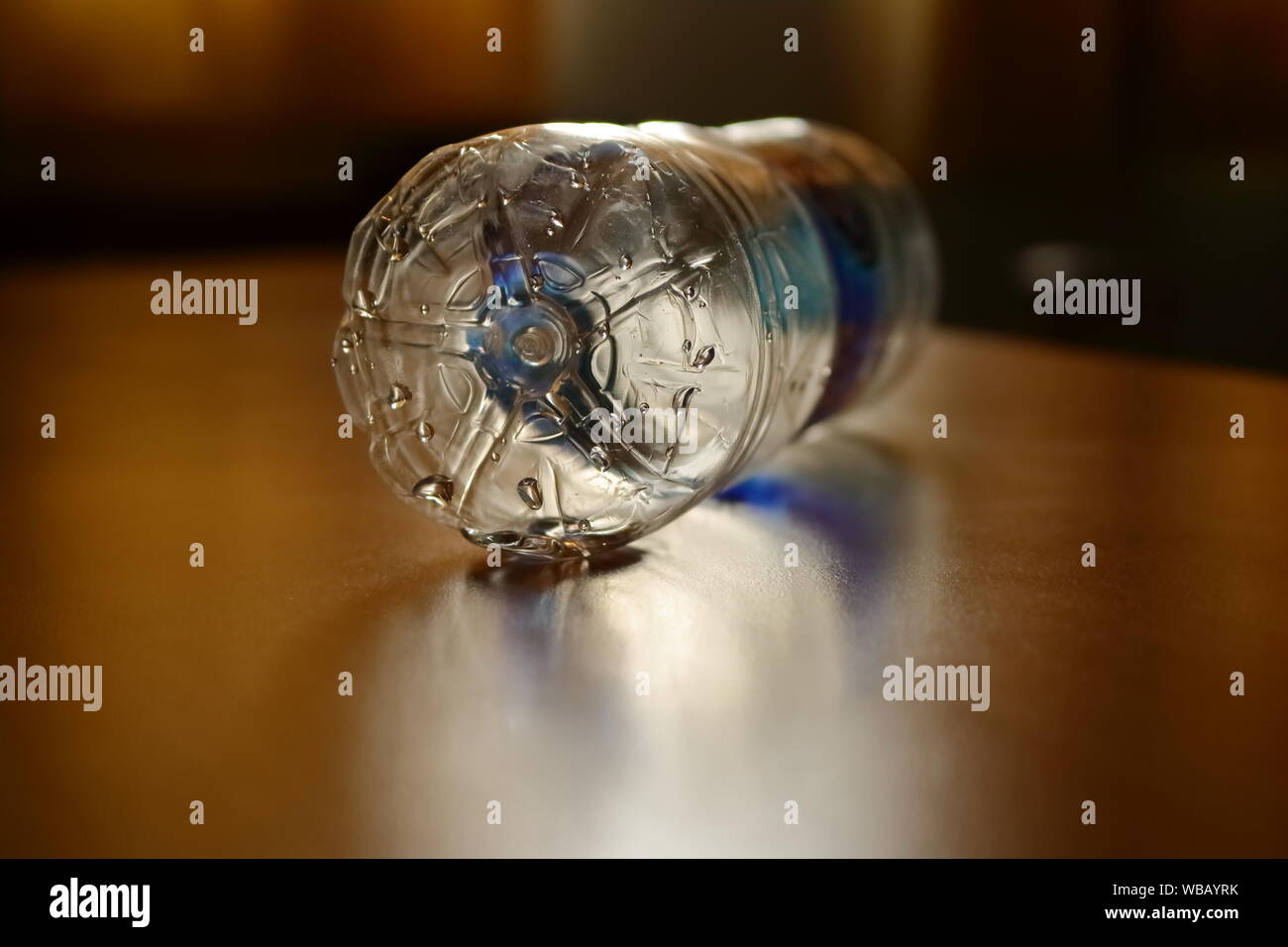 Libre de fond de bouteille en plastique vide, selective focus, réduire l'utilisation de concept en plastique Banque D'Images