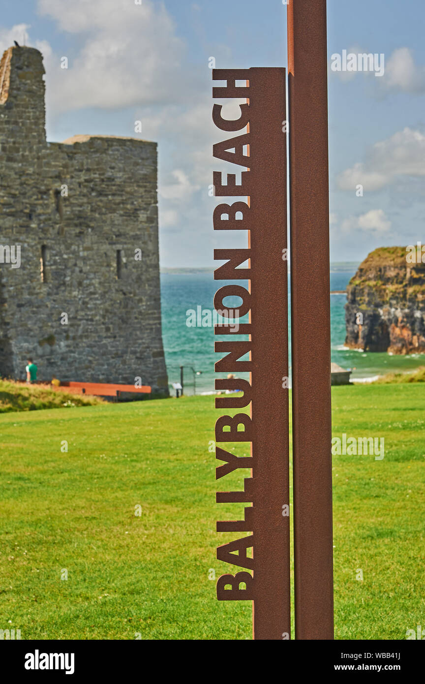 Acier Corten signe pour Ballybunion Beach, comté de Kerry, Irlande Banque D'Images