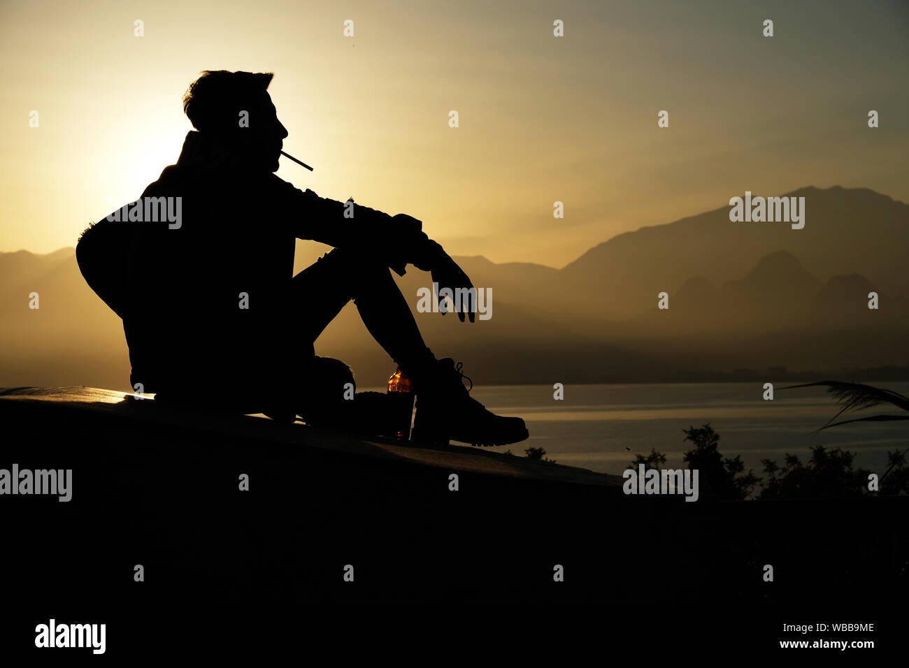 Silhouettes au coucher du soleil à Antalya Banque D'Images