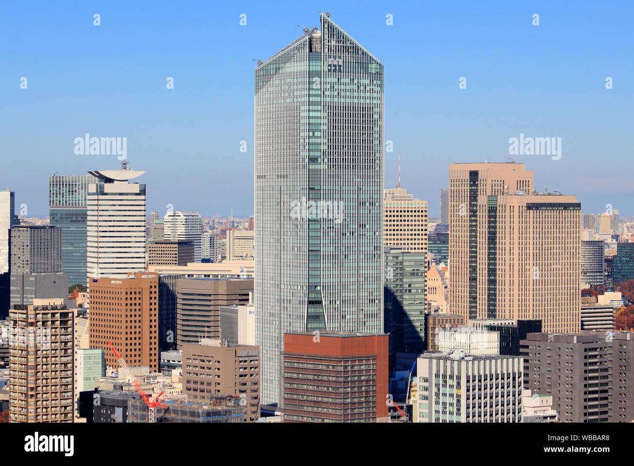 TOKYO, JAPON - 2 décembre 2016 : Toranomon Hills Mori Tower tour de Minato Ward, Tokyo. Le bâtiment a été conçu par Nihon Sekkei et constructe Banque D'Images