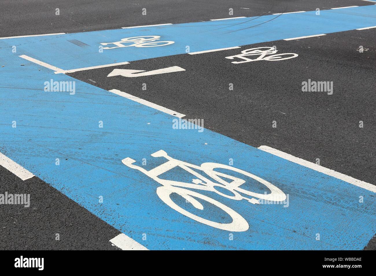Voie cyclable dans la ville - Londres, Royaume-Uni. Bike route. Banque D'Images