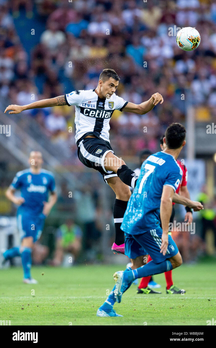 Parme, Italie. Août 24, 2019. Aaron Ramsey de Juventus FC au cours de la Serie A Calcio 1913 match entre Parme et la Juventus au Stadio Ennio Tardini, Parme, Italie le 24 août 2019. Photo par Giuseppe maffia. Credit : UK Sports Photos Ltd/Alamy Live News Banque D'Images
