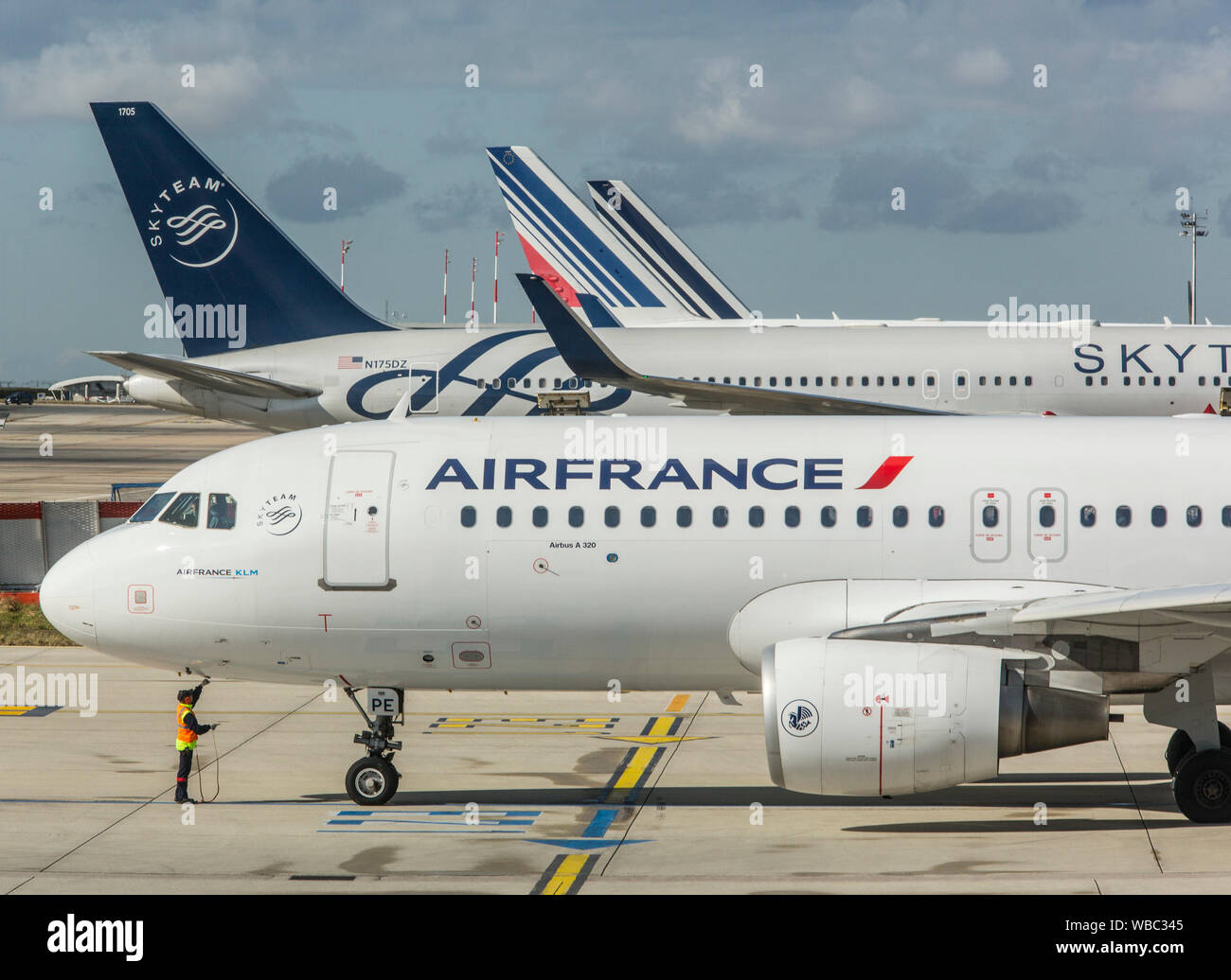 Les AVIONS D'AIR FRANCE À ROISSY AIRPORT Banque D'Images