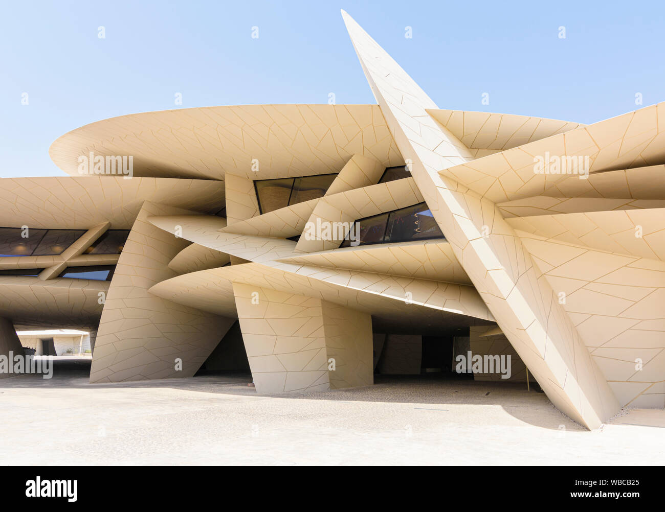 Le desert rose inspiré de repère architectural le Musée national du Qatar, Doha, Qatar Banque D'Images