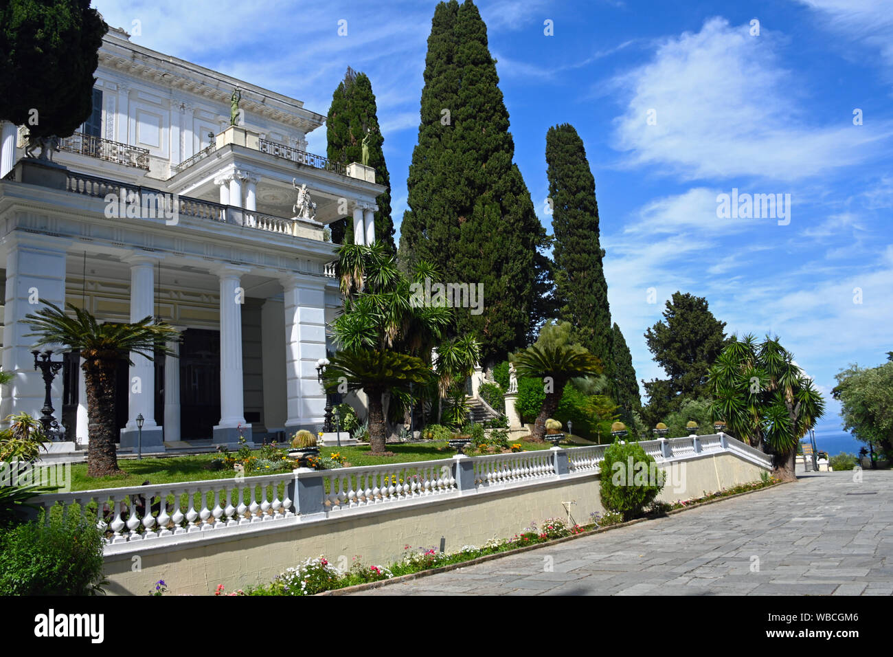 Vue sur le Palais de l''Achilleion, Corfou Banque D'Images