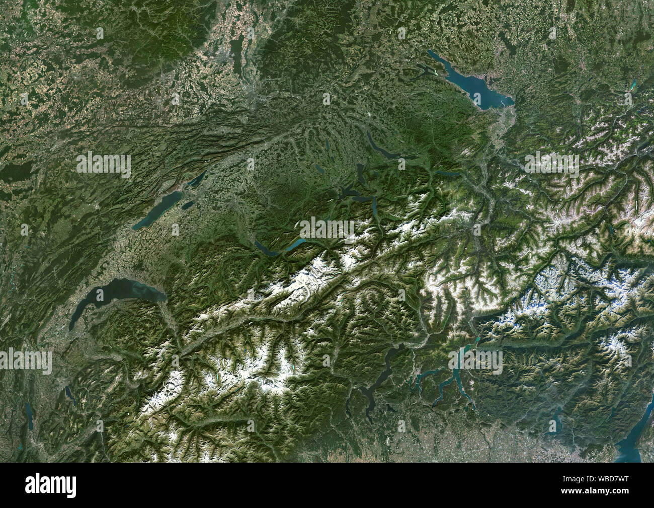 Color image satellite de la Suisse. Cette image a été compilé à partir de données acquises par les satellites Sentinel-2. Banque D'Images